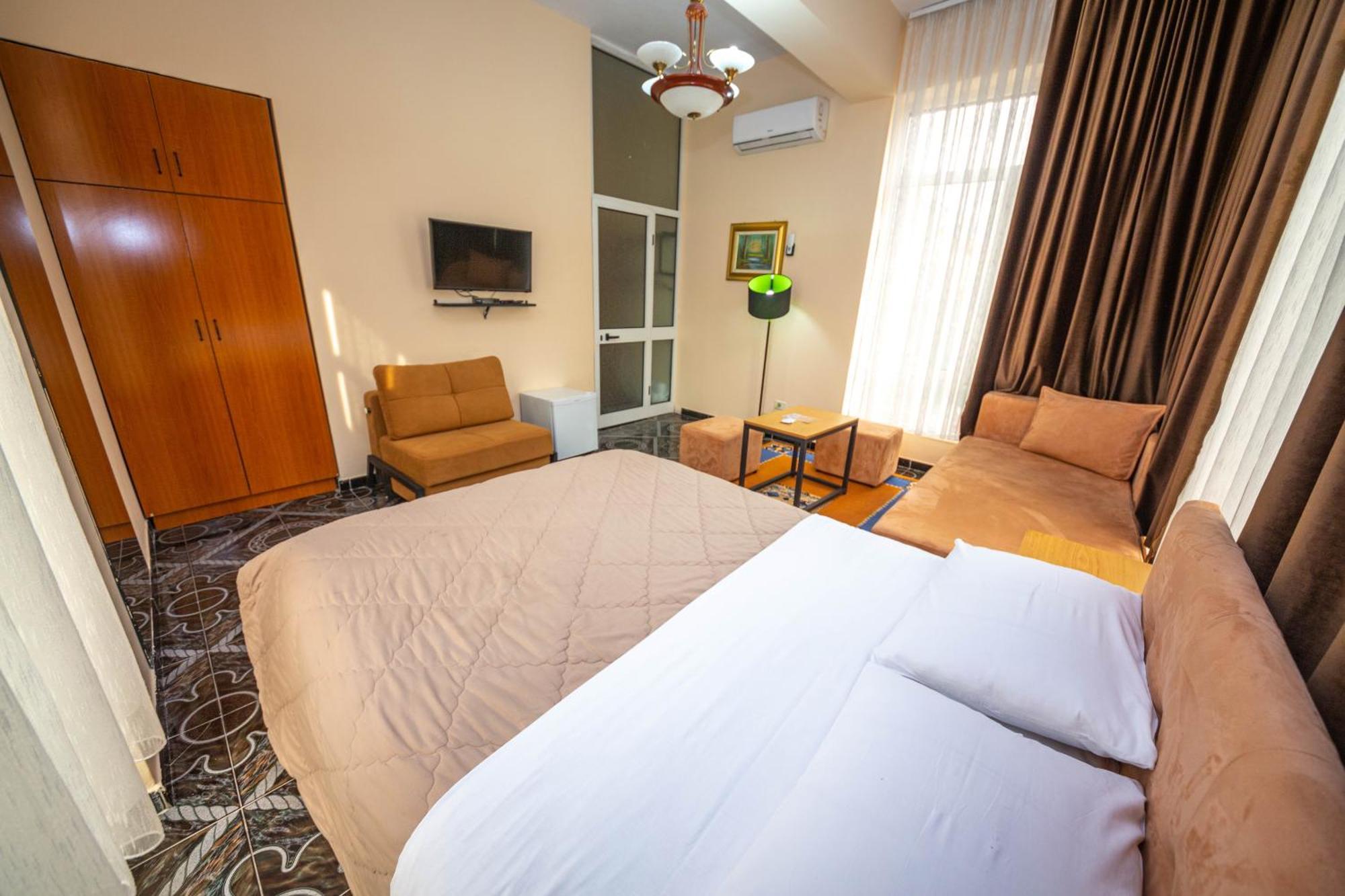 Hotel Pik Loti Tirana
